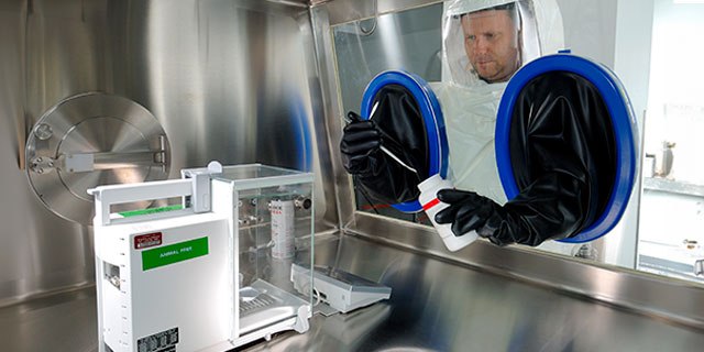 <p>Advancements in Process and Payload Development for ADCs and Next-Generation Bioconjugates</p>
 Operator implementing in line testing for ADC conjugation