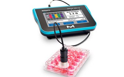 Photograph of TEER measurement using the Millicell® ERS 3.0 Digital Voltohmmeter with 24-well Millicell® hanging cell culture inserts Photograph of TEER measurement using the Millicell® ERS 3.0 Digital Voltohmmeter with 24-well Millicell® hanging cell culture inserts