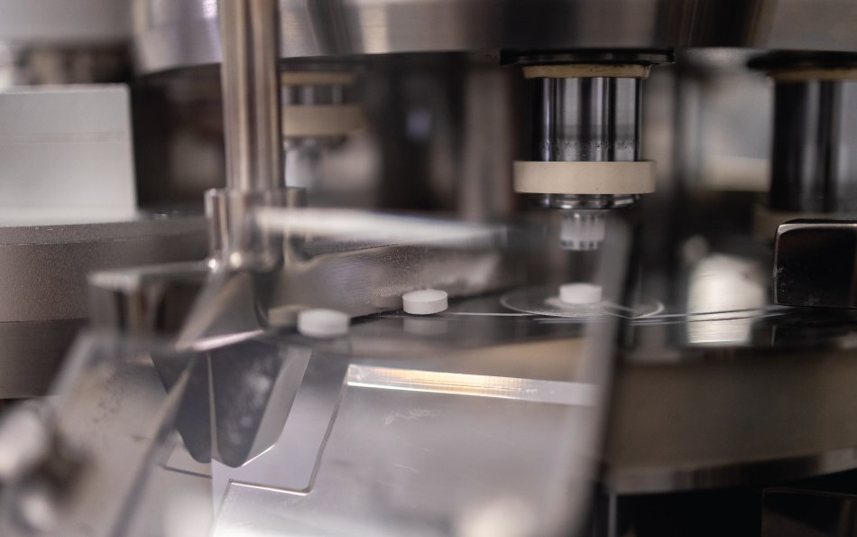 Tablet manufacturing by direct compression In direct compression, the tableting blend is directly compressed without prior granulation, making it a highly efficient process for solid oral dose manufacturing.