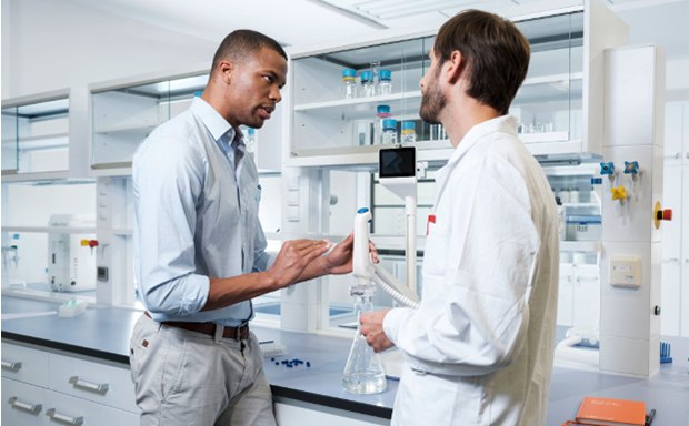 Milli-Q Service Plan Milli-Q 인증을 받은 필드 서비스 엔지니어가 예방적 유지보수를 위해 방문