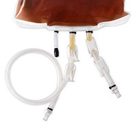 Connection of bag with: inlet tubing, outlet tubing, and injection port (from left to right) Connection of bag with: inlet tubing
