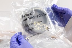 Safe Lid for MAS-100 NT® for use with MAS-100 NT®, sterile; irradiated (Alternative to the standard autoclavable perforated lid), ready-to-use, box of 30 units
